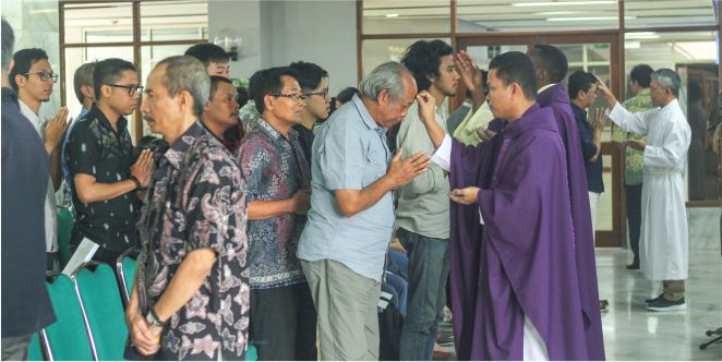 Komunitas Unpar Sambut Prapaskah dalam Misa Rabu Abu