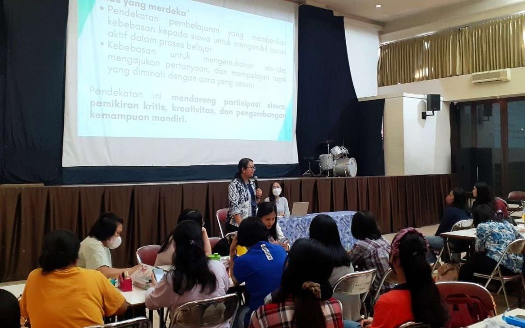 Dosen UNPAR Beri Pembelajaran STEM dan Project Based Learning di SDK Bina Bakti Bandung